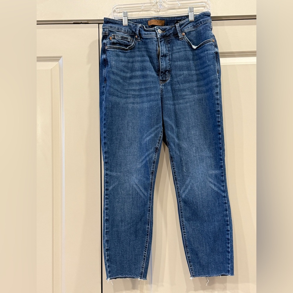 Judy Blue slim fit distressedDenim Jeans